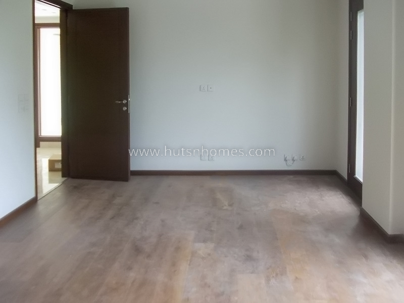 3 BHK Flat For Rent in Defence Colony