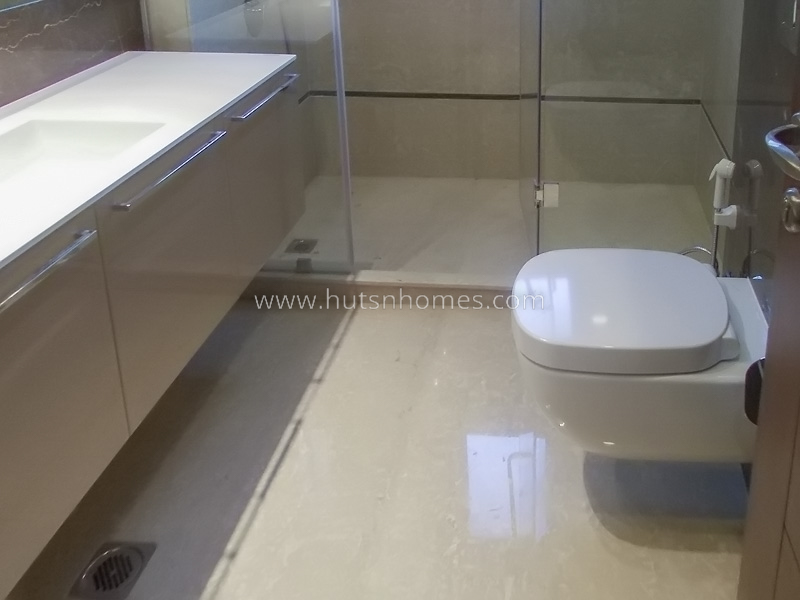 3 BHK Flat For Rent in Defence Colony