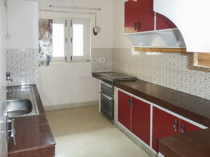 3 BHK Flat For Rent in Defence Colony