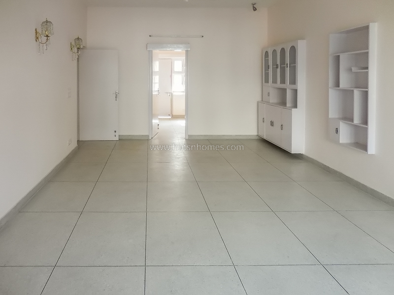 3 BHK Flat For Rent in Defence Colony