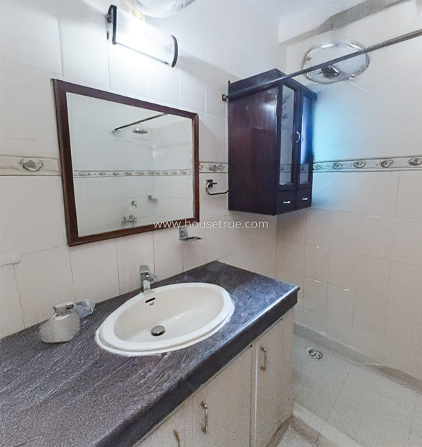 2 BHK Flat For Rent in Defence Colony