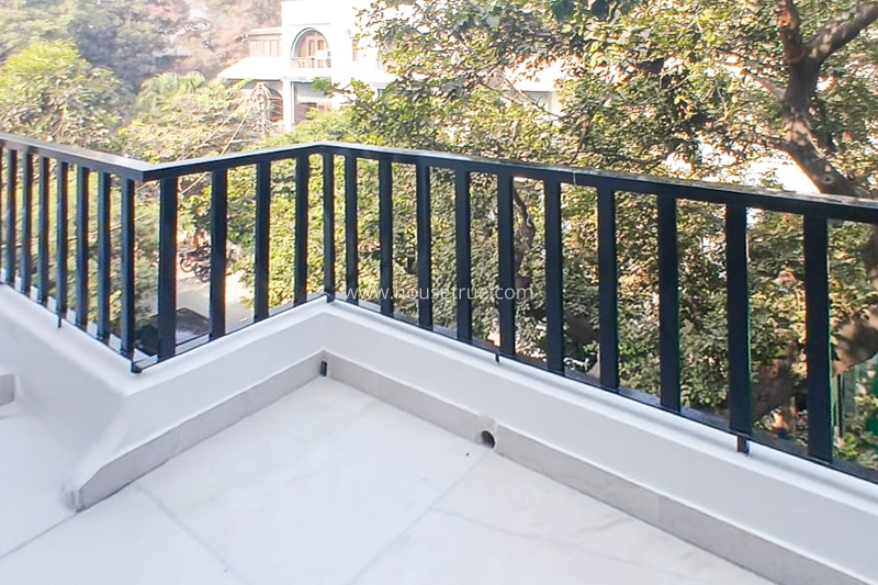 2 BHK Flat For Rent in Defence Colony