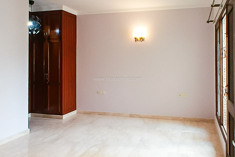 3 BHK Flat For Rent in Defence Colony