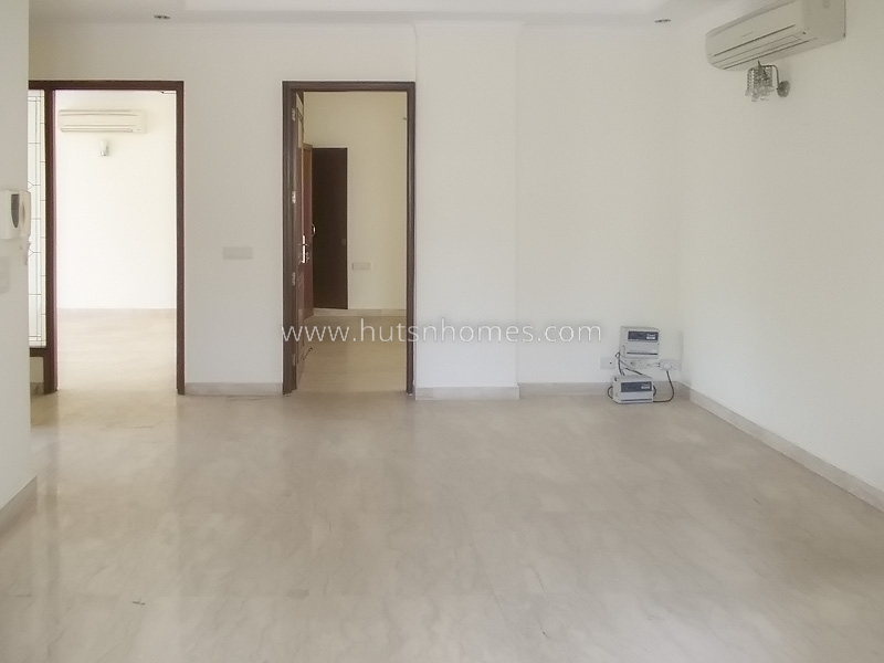 3 BHK Flat For Rent in Defence Colony