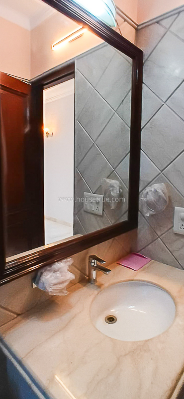 3 BHK Flat For Rent in Defence Colony