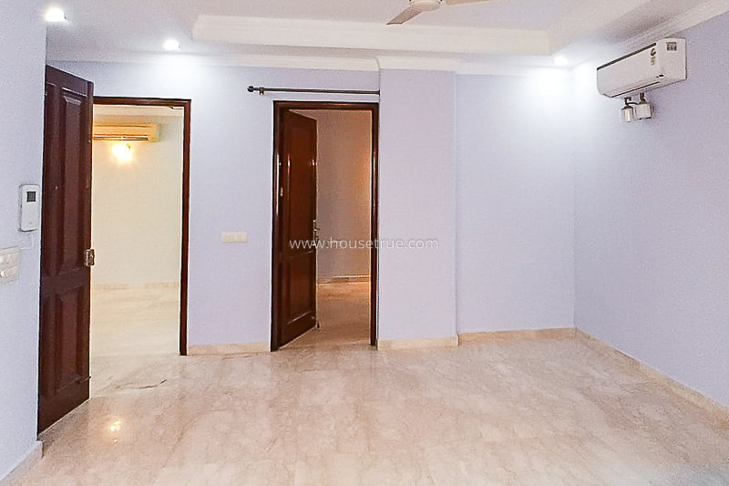 3 BHK Flat For Rent in Defence Colony