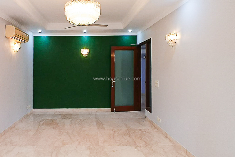 3 BHK Flat For Rent in Defence Colony