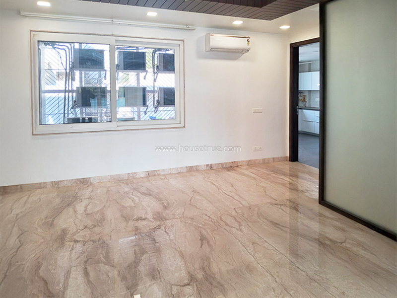 3 BHK Flat For Rent in Defence Colony