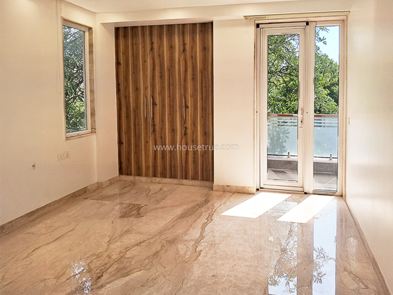 3 BHK Flat For Rent in Defence Colony