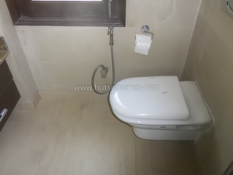 3 BHK Flat For Rent in Defence Colony