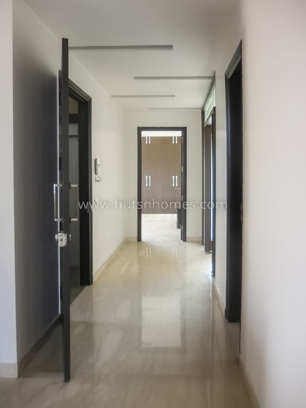 3 BHK Flat For Rent in Defence Colony