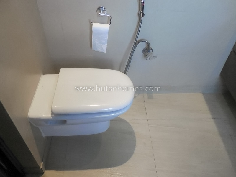 3 BHK Flat For Rent in Defence Colony