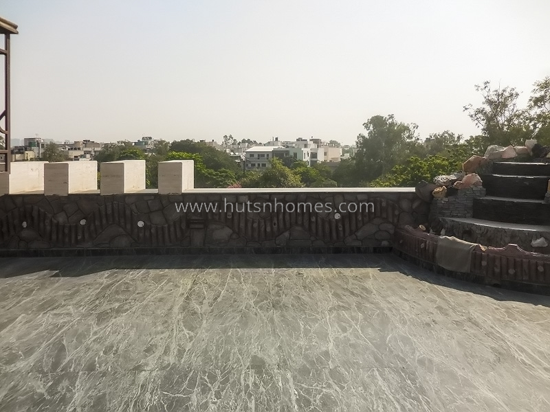 3 BHK Flat For Rent in Defence Colony