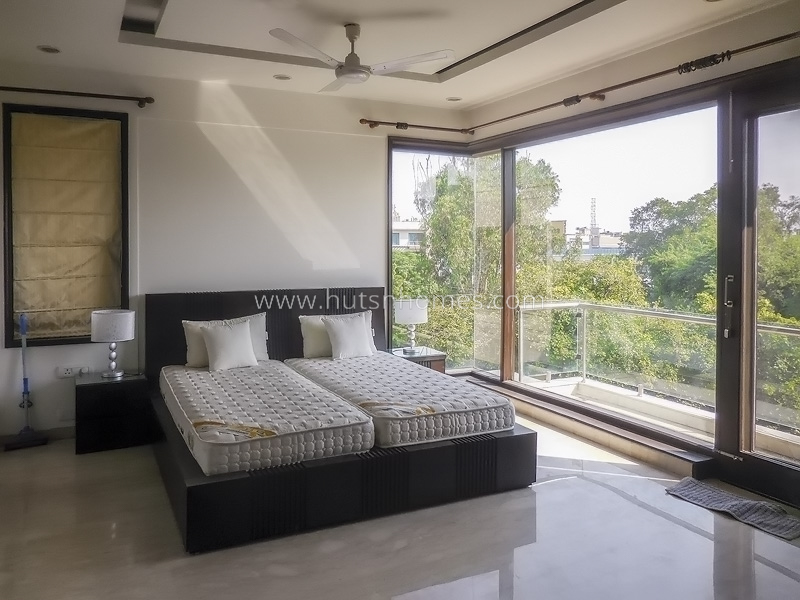 3 BHK Flat For Rent in Defence Colony