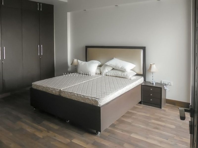 3 BHK Flat For Rent in Defence Colony