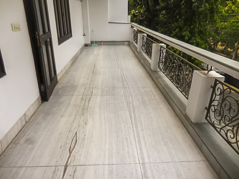 2 BHK Flat For Rent in Defence Colony