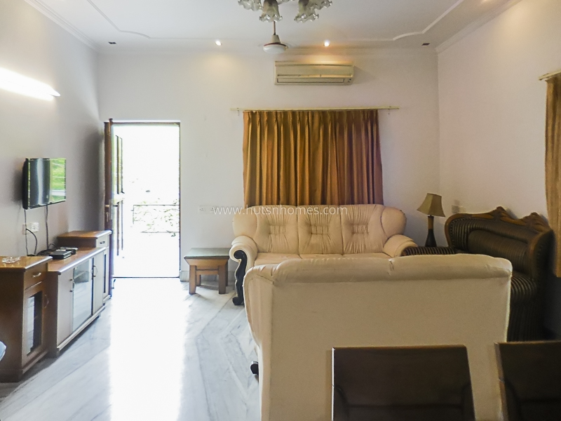 2 BHK Flat For Rent in Defence Colony