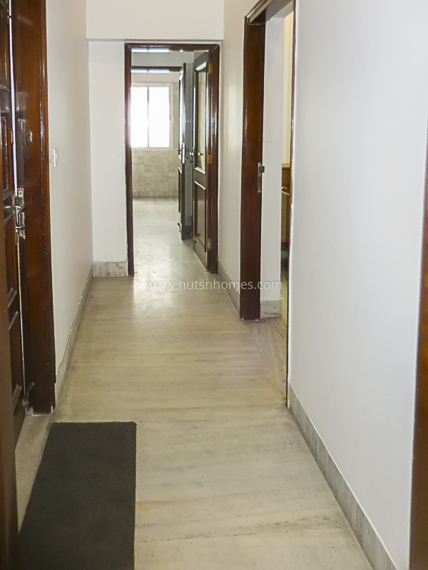 2 BHK Flat For Rent in Defence Colony