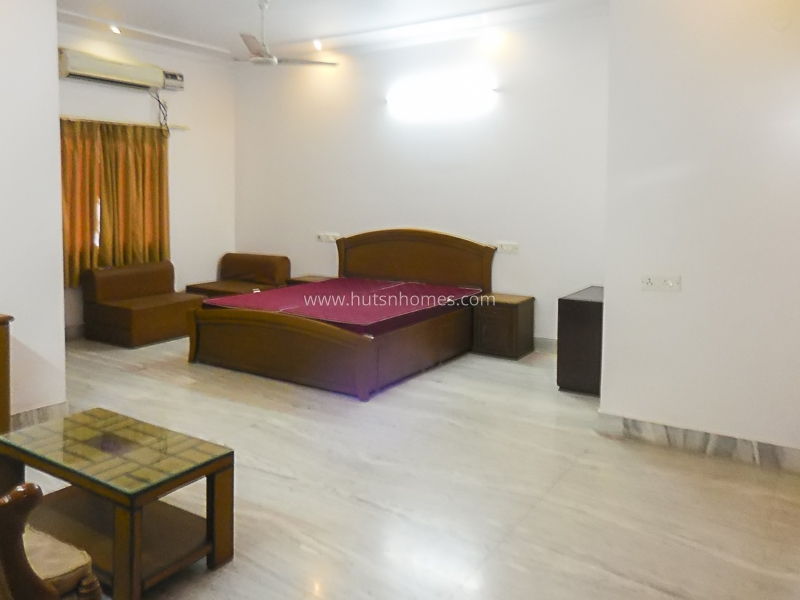 2 BHK Flat For Rent in Defence Colony