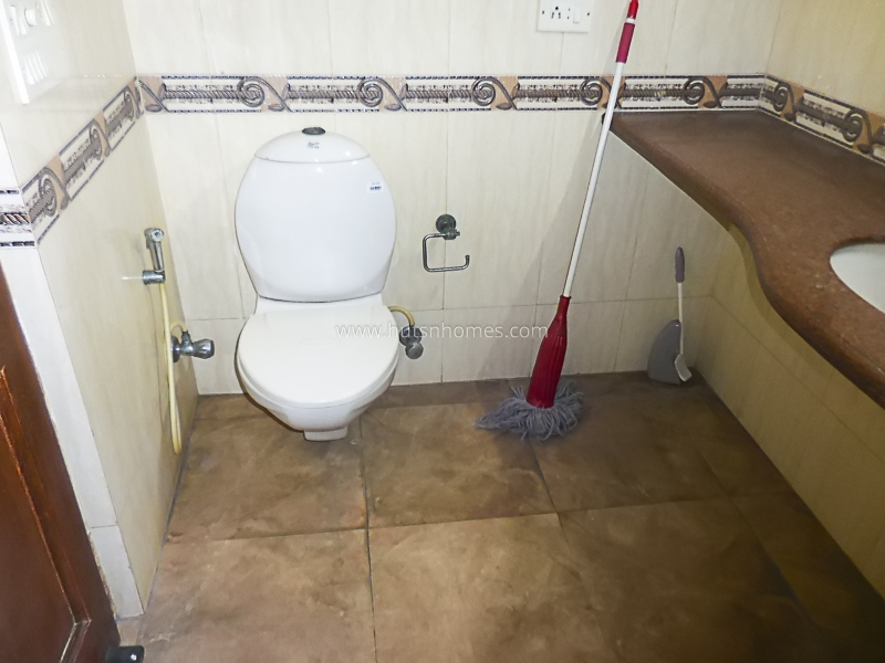 2 BHK Flat For Rent in Defence Colony