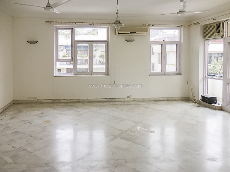 2 BHK Flat For Rent in Defence Colony