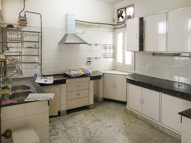 2 BHK Flat For Rent in Defence Colony