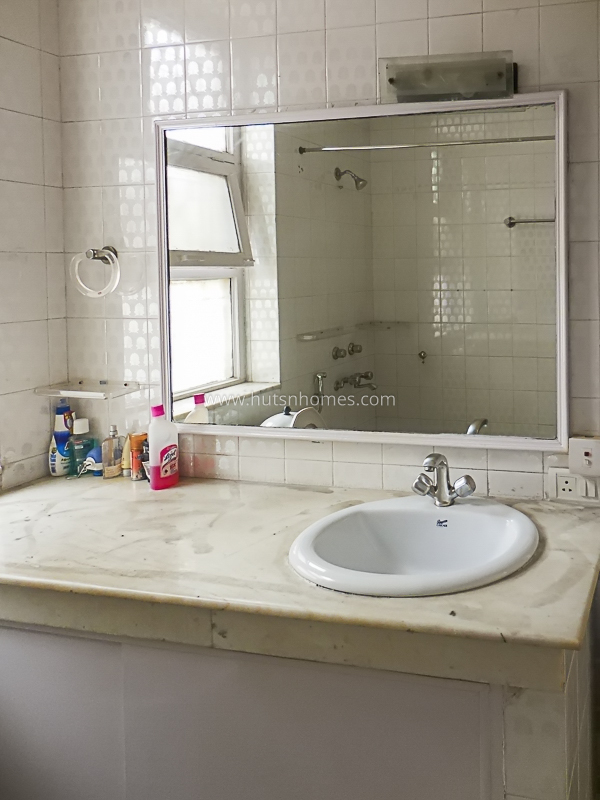 2 BHK Flat For Rent in Defence Colony