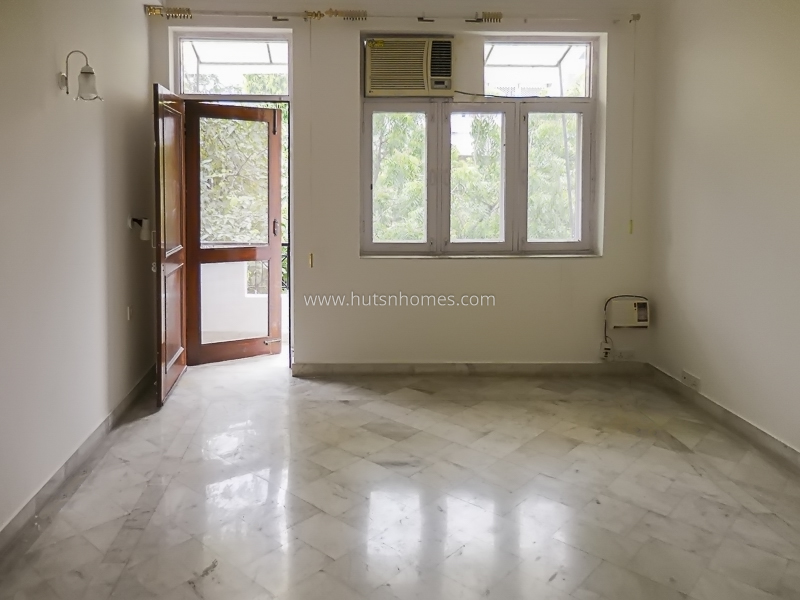 2 BHK Flat For Rent in Defence Colony