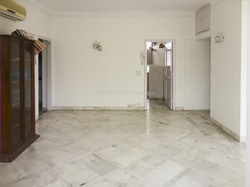 2 BHK Flat For Rent in Defence Colony