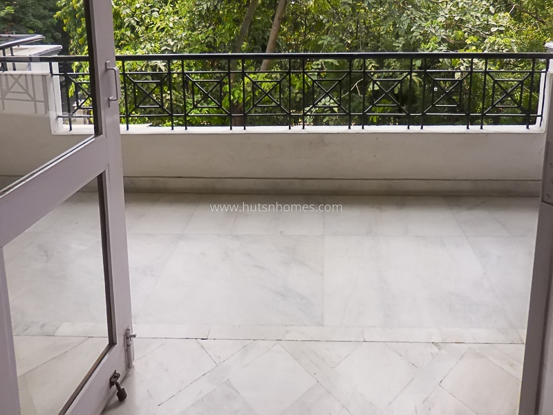 2 BHK Flat For Rent in Defence Colony