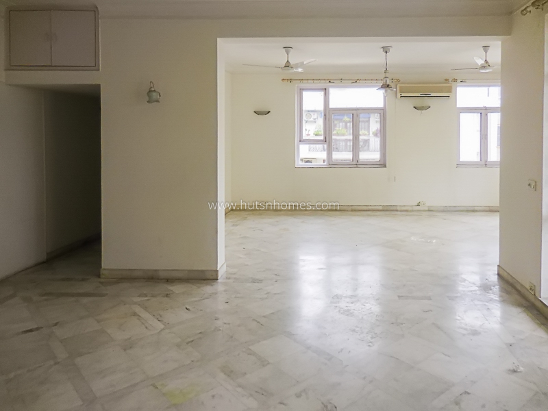 2 BHK Flat For Rent in Defence Colony