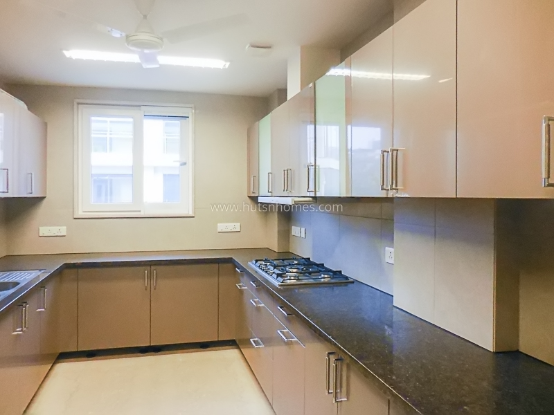 4 BHK Flat For Rent in South Extension 2