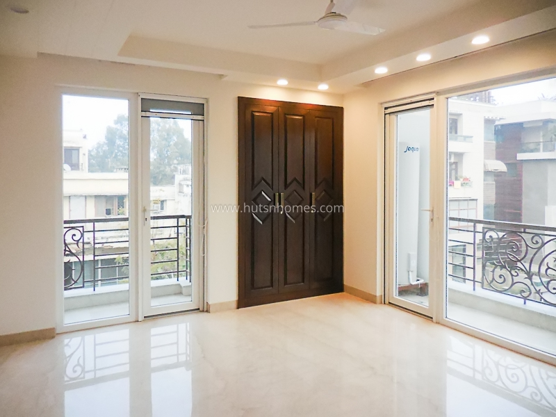 4 BHK Flat For Rent in South Extension 2