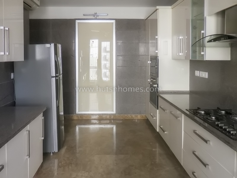 3 BHK Flat For Rent in Defence Colony