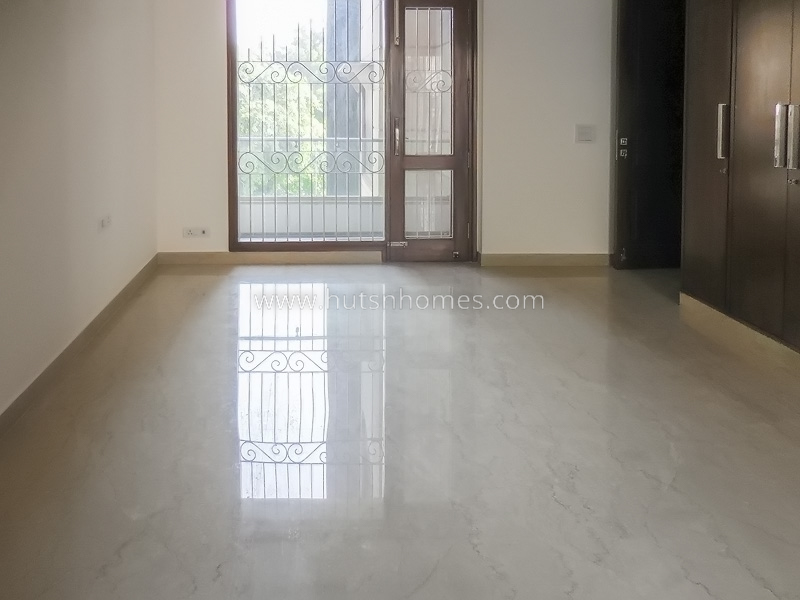3 BHK Flat For Rent in Defence Colony