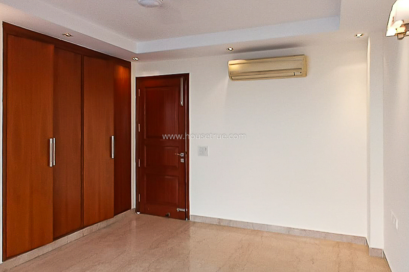3 BHK Flat For Rent in Defence Colony