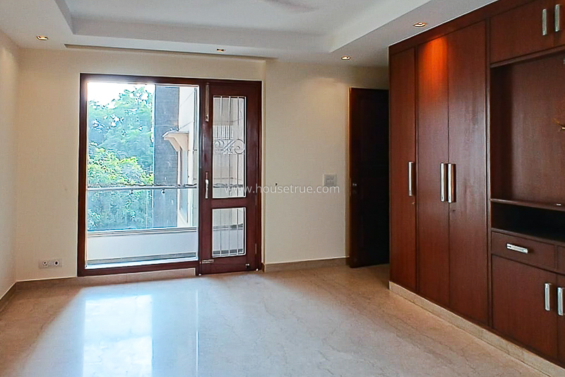 3 BHK Flat For Rent in Defence Colony
