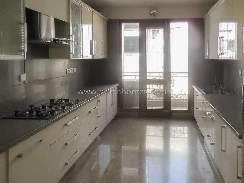 3 BHK Flat For Rent in Defence Colony