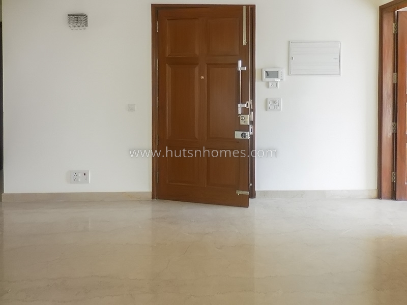 3 BHK Flat For Rent in Defence Colony