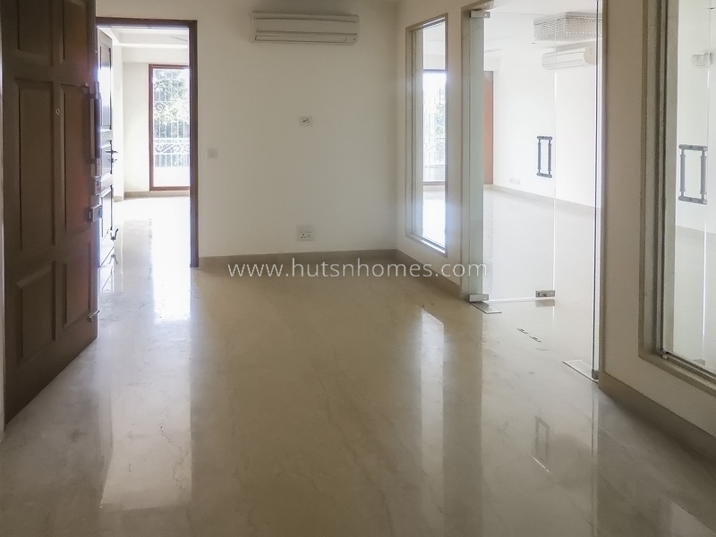 3 BHK Flat For Rent in Defence Colony
