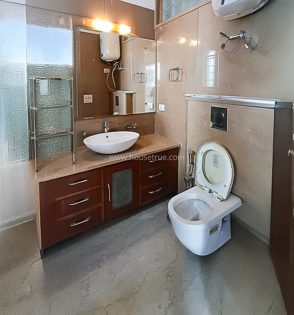 3 BHK Flat For Rent in Defence Colony