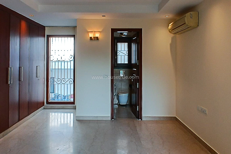 3 BHK Flat For Rent in Defence Colony
