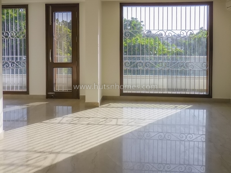 3 BHK Flat For Rent in Defence Colony