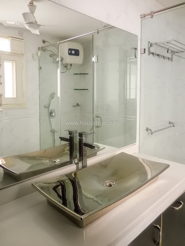 3 BHK Builder Floor For Rent in Defence Colony