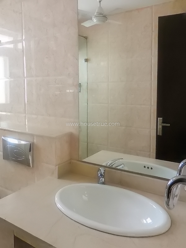 3 BHK Builder Floor For Rent in Defence Colony