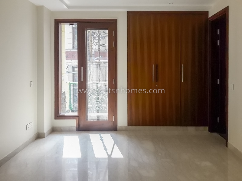 5 BHK Duplex For Rent in Vasant Vihar