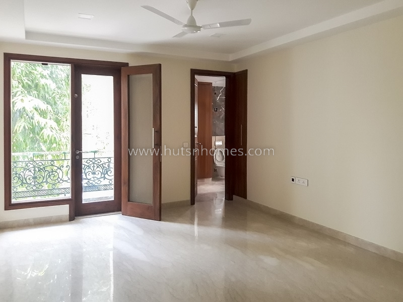 5 BHK Duplex For Rent in Vasant Vihar