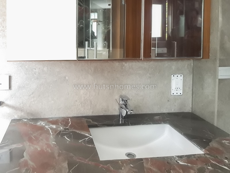 5 BHK Duplex For Rent in Vasant Vihar