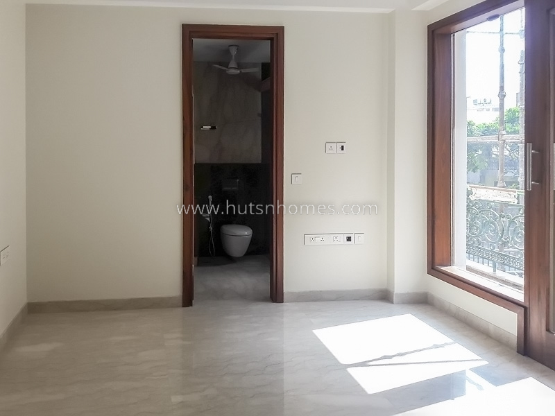 5 BHK Duplex For Rent in Vasant Vihar