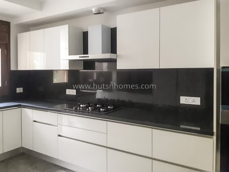 5 BHK Duplex For Rent in Vasant Vihar